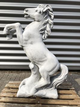 Steigerend Paard XL - Massief Gegoten Steen