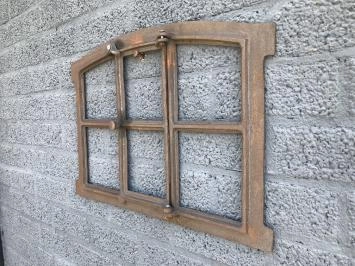 IJzeren antieke stalraam - 57 x 42 cm - raam voor tuinmuur