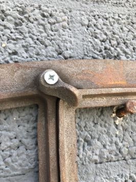 IJzeren antieke stalraam - 57 x 42 cm - raam voor tuinmuur