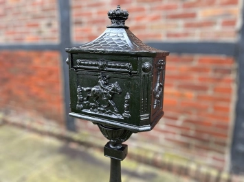 Staande brievenbus, zwart, gietijzeren postbus, zwaar