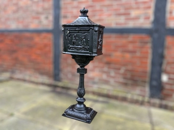 Staande brievenbus, zwart, gietijzeren postbus, zwaar