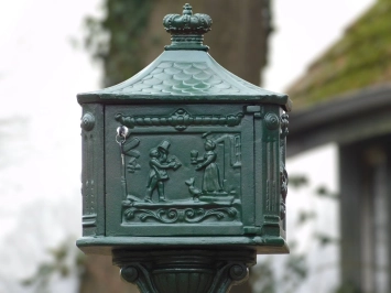 Boîte aux lettres verticale en fonte - 120 cm - boîte aux lettres verte