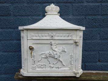Antieke brievenbus / mailbox vervaardigd uit gegoten aluminium, white wash creamy