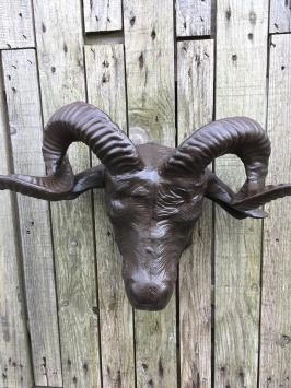 Déco murale métal - tête de bélier - lourde - marron