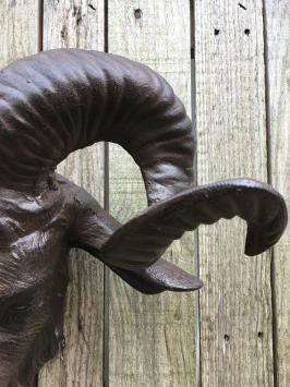 Déco murale métal - tête de bélier - lourde - marron