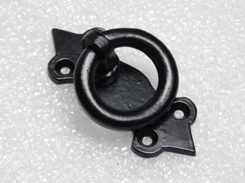 Poignée annulaire en fer noir – 8 cm – quincaillerie de meuble rétro