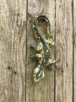 Een prachtige salamander in mozaiek stijl, vrolijk beeldje
