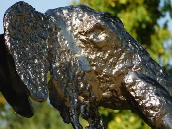 Tête d'éléphant – 48 cm – sculpture en aluminium sur socle en bois