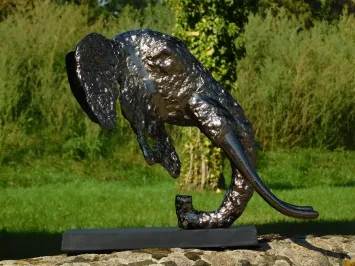 Tête d'éléphant – 48 cm – sculpture en aluminium sur socle en bois