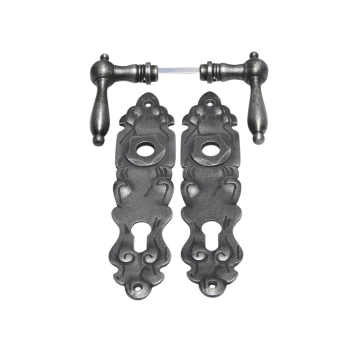 Huisdeurbeslag gietijzer verzinkt - set van klinken en platen - PC92