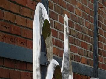 Set abstrakte Skulpturen – 130 cm – silberfarben – Aluminium mit Marmorsockel – robust