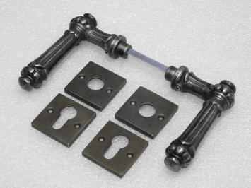 Ensemble de poignées et rosaces - carré - adapté aux portes d'entrée