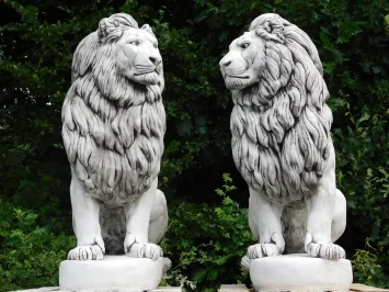 Set de lions en pierre - XXL 135 cm - blanc avec accents foncés