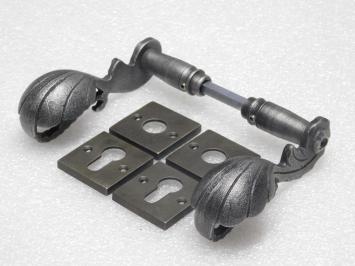 Set Türgriffe Vienna und Schlossrosetten, quadratisch, Gusseisen verzinkt