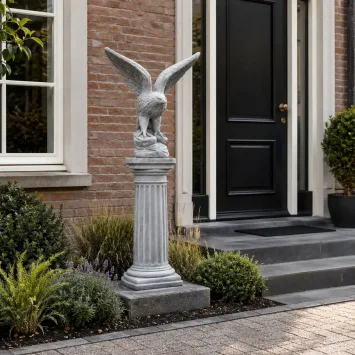 Stenen adelaar op sokkel – 130 cm – klassiek tuinbeeld
