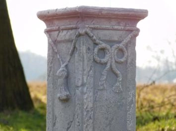 Sockel - mit Schleife - Stein - 75 cm - klassisches Weiß - robust
