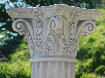 Socle classique – pierre – 80 cm – colonne avec chapiteau