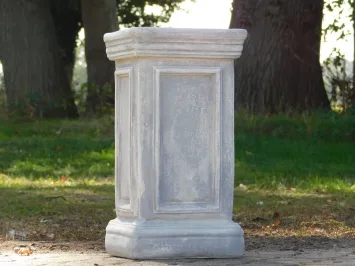 Steinsockel für Gartenfigur oder Vase – rechteckig – 47 cm