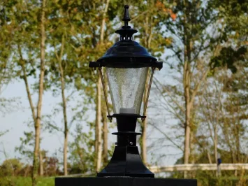 Lanterne sur socle noire avec laiton – extérieur – 51 cm