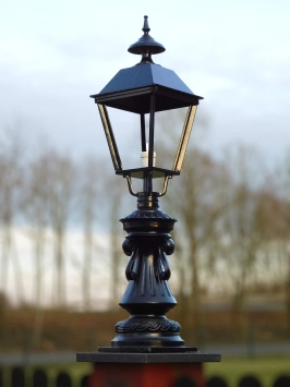 Außenleuchte auf Sockel – 103 cm – schwarz – klassische Gartenleuchte