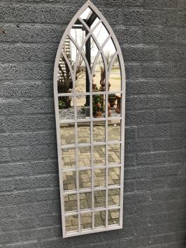 Schöner Spiegel als Kirchenfenster, groß, mit Metallrand