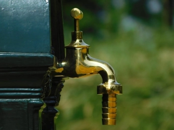 Fontaine sur pied – 89 cm – aluminium vert avec lavabo