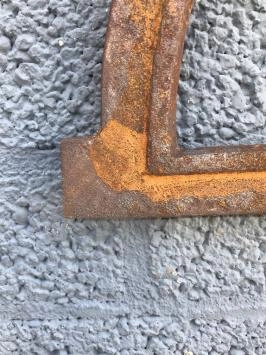 Fenêtre d'écurie en fonte demi-ronde en V, 55x31