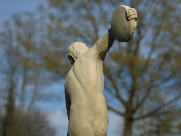 Große Statue eines Diskuswerfers – 230 cm – Vintage Gussstein