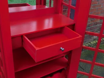 Roter Telefonzellenschrank – 200 cm – Londoner Stil