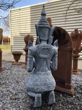 Knielende tempelwachter - polystone - 87 cm - in detail