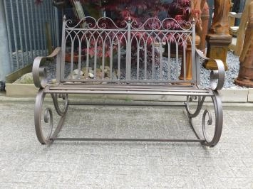 Klassieke / antieke tuinbank, schommelbank smeedijzer, tuin / buiten