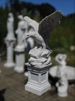 Aigle - avec ou sans socle - statue animalière en pierre - 233 cm