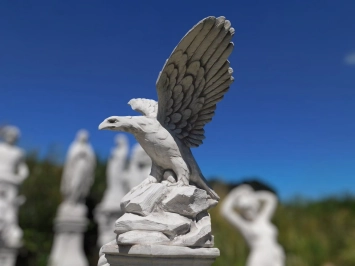 Aigle - avec ou sans socle - statue animalière en pierre - 233 cm