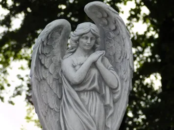Engelfigur auf Sockel – Gartenstatue aus Stein – 150 cm