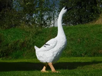 Gänsefigur – Kunststein – 80 cm hoch – rustikale Dekoration