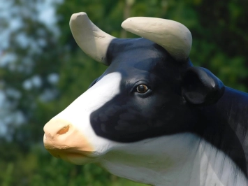 Vache - polystone - 160 x 200 cm - en couleur - en détail