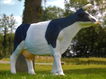 Koe - polystone - 160 x 200 cm - in kleur - in detail