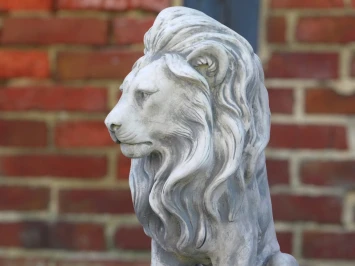 Löwenfigur aus Stein für den Garten – schwere Gartenfigur – 60 cm hoch