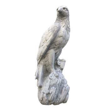 Beeld adelaar - zittend - hoogte 53 cm - vol steen