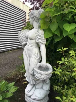 Frau mit Körben - Steinstatue - 138 cm - detailreich