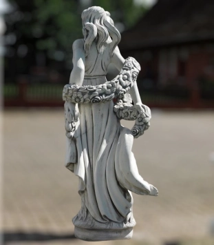 Statue d'une femme avec une couronne de fleurs – 175 cm – pierre classique