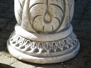 Grande fontaine en pierre - fontaine de jardin sur pied de style classique