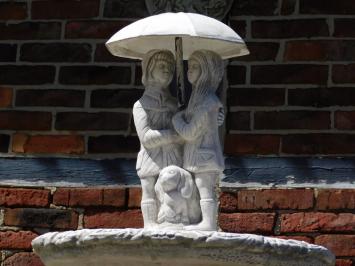 Fontaine avec enfants et chien sous un parasol - pierre - 130 cm