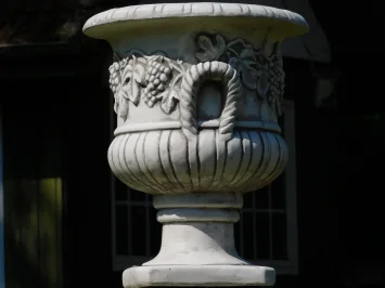 Vase de jardin avec grappes de raisin – 50 cm – vase rond – pierre