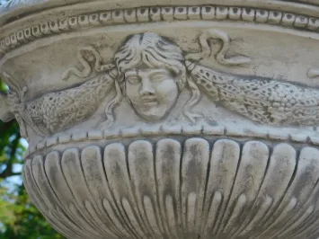 Vase de jardin ovale – 60 cm de haut – style français – en pierre