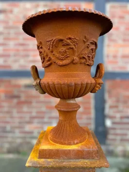 Vase de jardin sur pied – 135 cm – fonte – marron classique