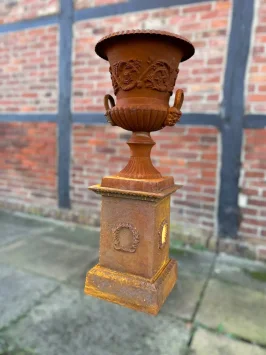 Vase de jardin sur pied – 135 cm – fonte – marron classique