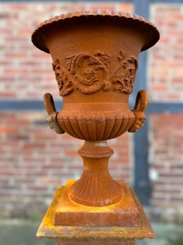 Vase de jardin sur pied – 135 cm – fonte – marron classique