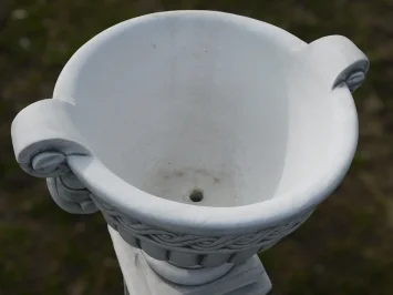Großer Kelch, Blumentopf Stein, klassische Gartendekoration