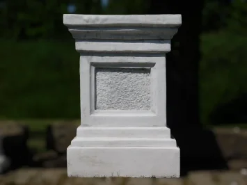 Vase de jardin à oreilles - sur socle - en pierre - 153 cm